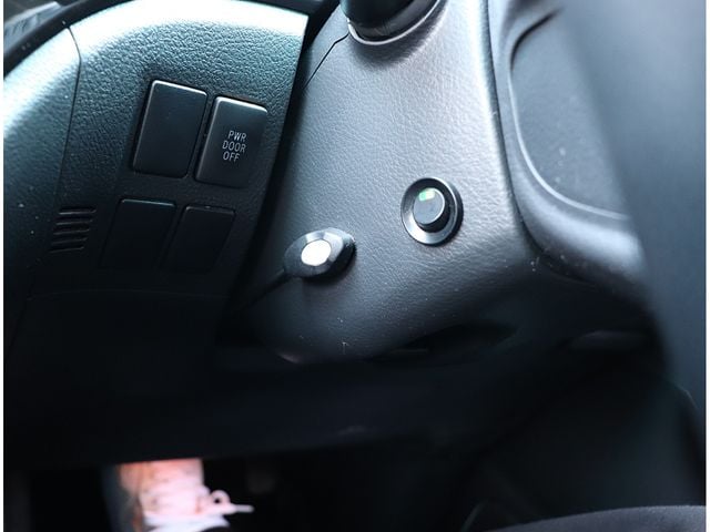 TOYOTA VELLFIRE 2013