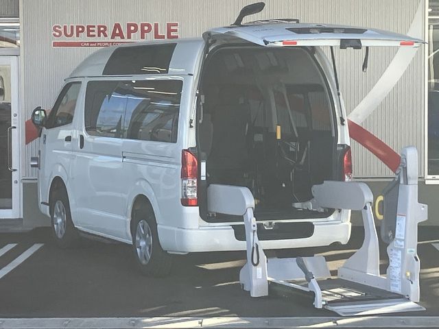 TOYOTA HIACE van 4WD 2020