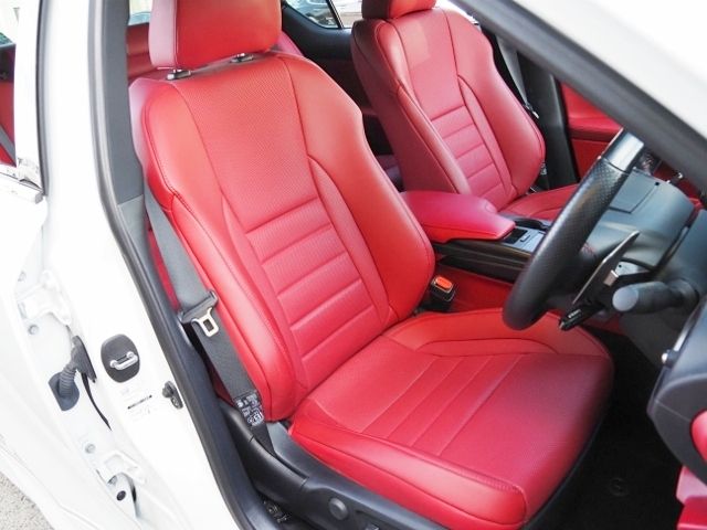 TOYOTA LEXUS IS300h 2024