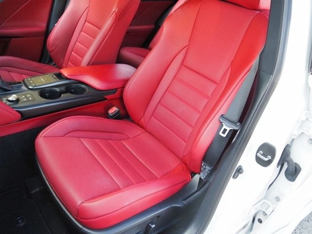 TOYOTA LEXUS IS300h 2024