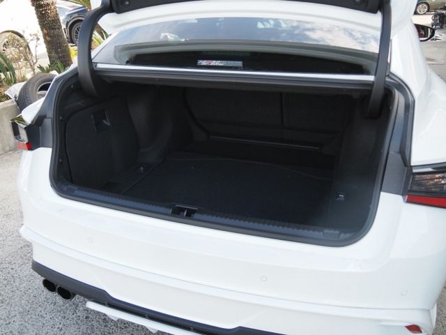 TOYOTA LEXUS IS300h 2024