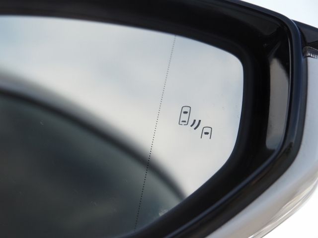 TOYOTA LEXUS IS300h 2024