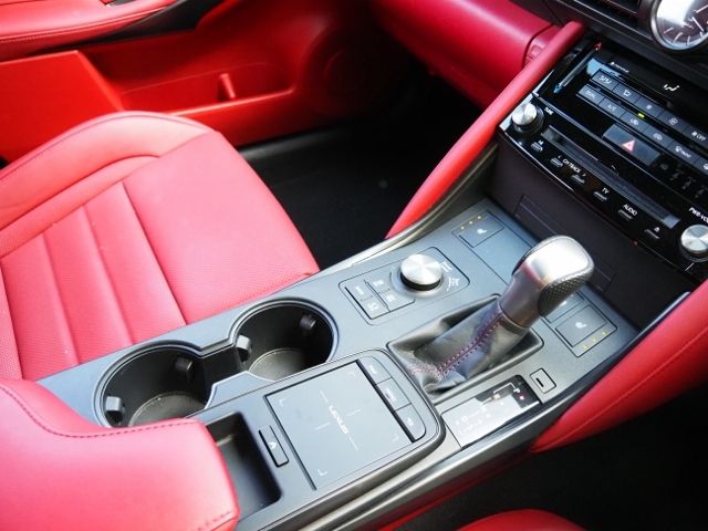 TOYOTA LEXUS IS300h 2024