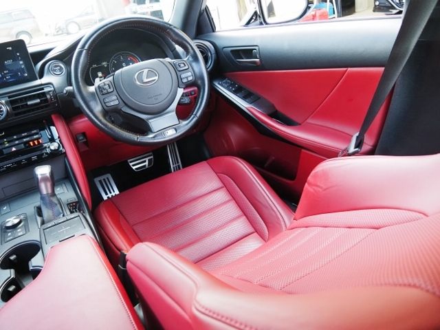 TOYOTA LEXUS IS300h 2024