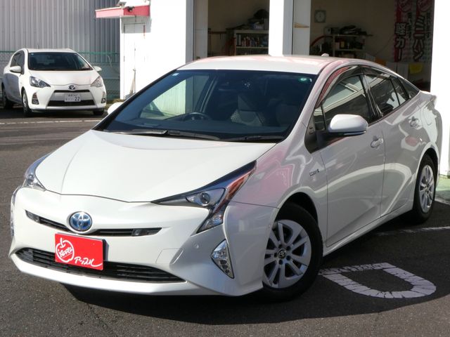 TOYOTA PRIUS 2017