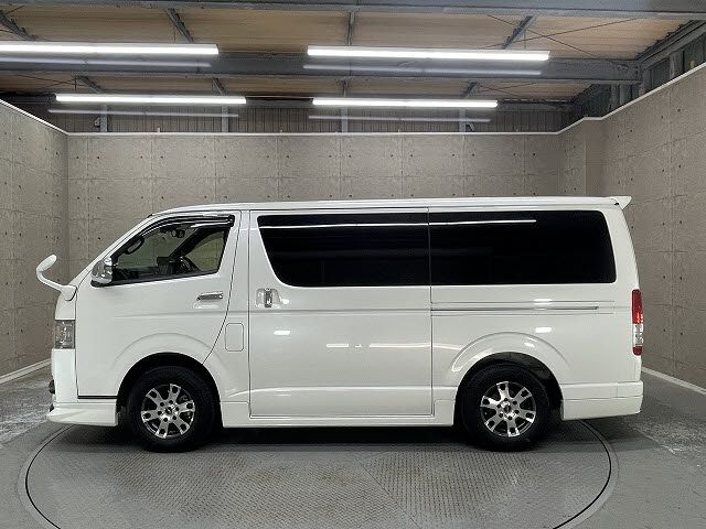 TOYOTA HIACE van 2WD 2018