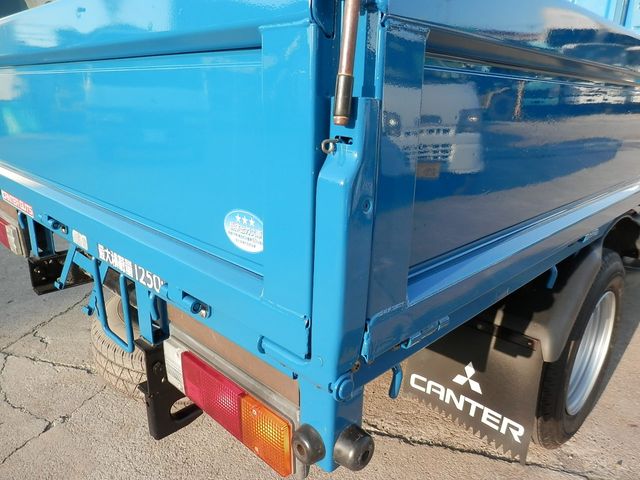 MITSUBISHI CANTER 2005