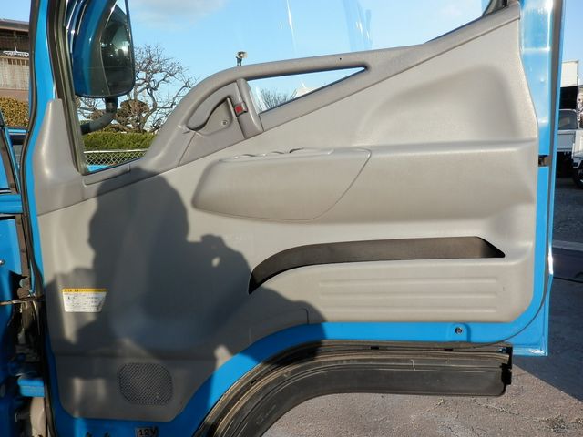 MITSUBISHI CANTER 2005