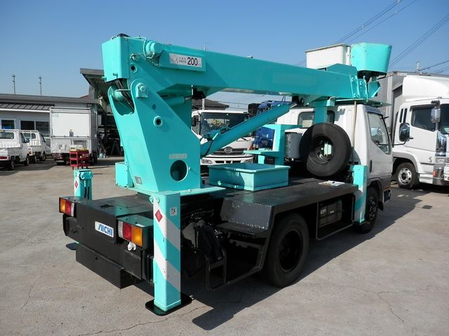 MITSUBISHI CANTER 2003