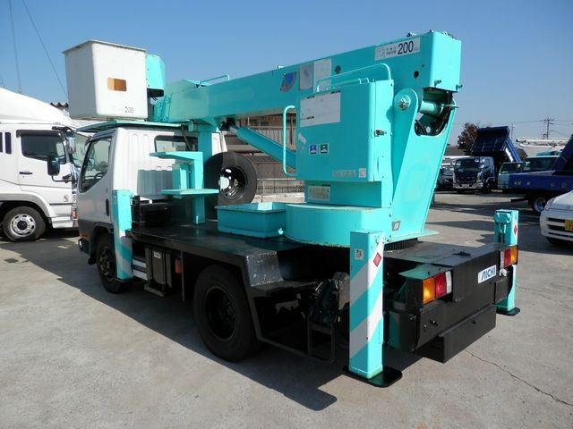 MITSUBISHI CANTER 2003