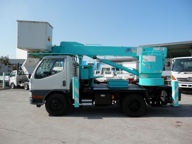 MITSUBISHI CANTER 2003