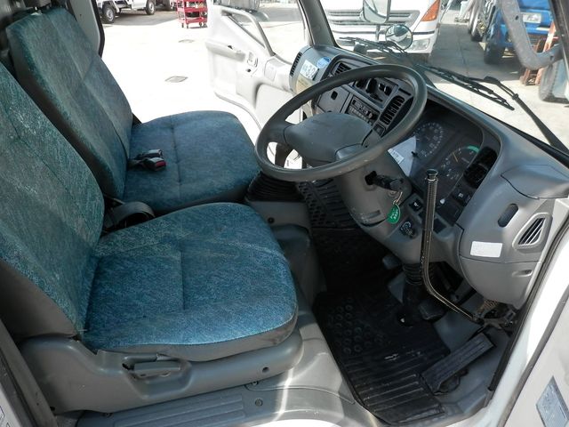 MITSUBISHI CANTER 2003