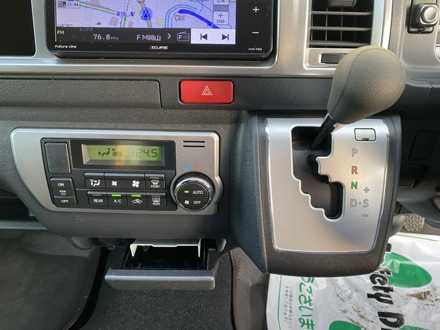 TOYOTA HIACE wagon 2018