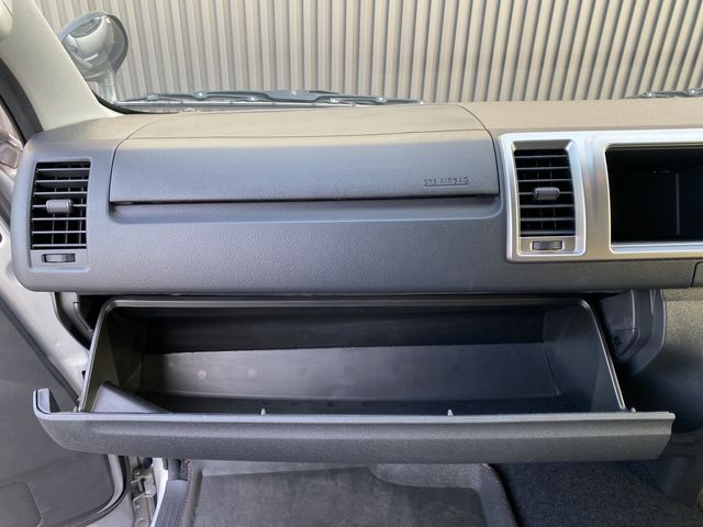 TOYOTA HIACE wagon 2018