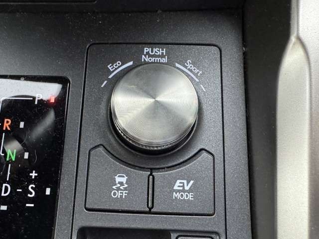 TOYOTA LEXUS NX300h 2020