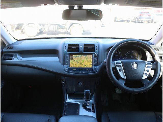 TOYOTA CROWN sedan hybrid 2010