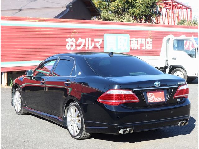 TOYOTA CROWN sedan hybrid 2010