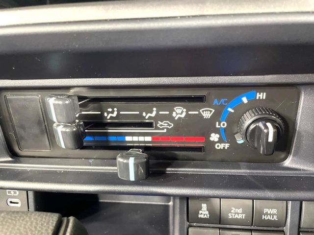 TOYOTA LANDCRUISER 70 2025