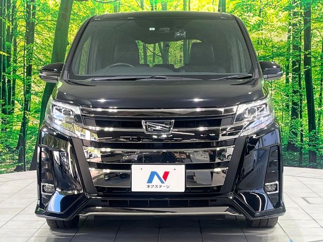 TOYOTA NOAH 2019