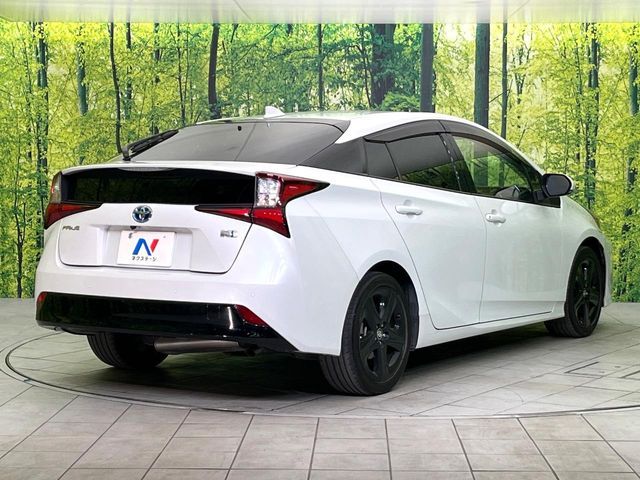 TOYOTA PRIUS 2022