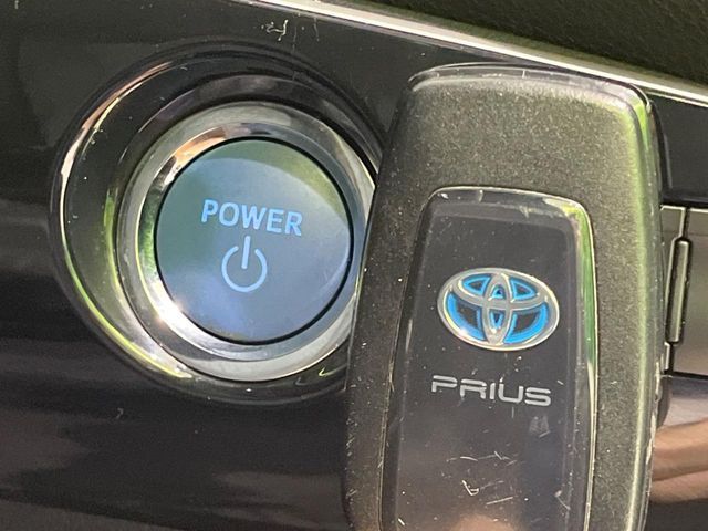 TOYOTA PRIUS 2016