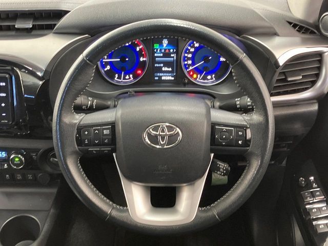 TOYOTA HILUX 4WD 2019