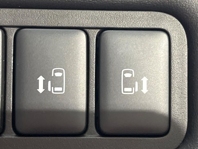 MITSUBISHI DELICA D:5 4WD 2024