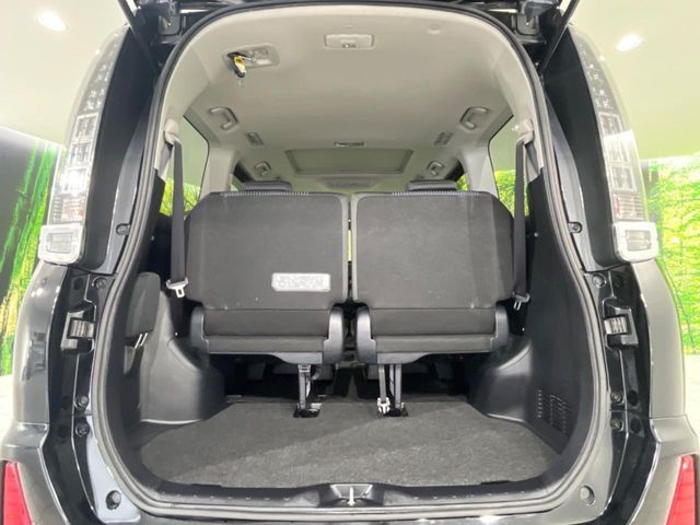 TOYOTA VOXY 4WD 2015