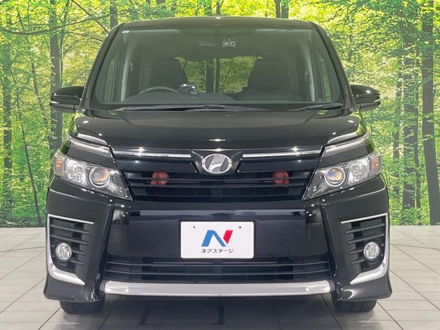 TOYOTA VOXY 4WD 2015
