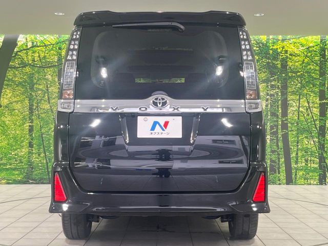 TOYOTA VOXY 4WD 2015