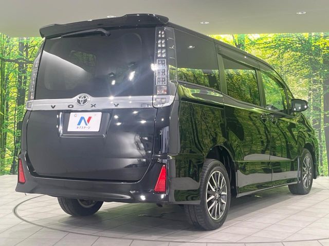 TOYOTA VOXY 4WD 2015