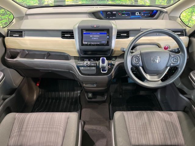 HONDA FREED HYBRID 2019