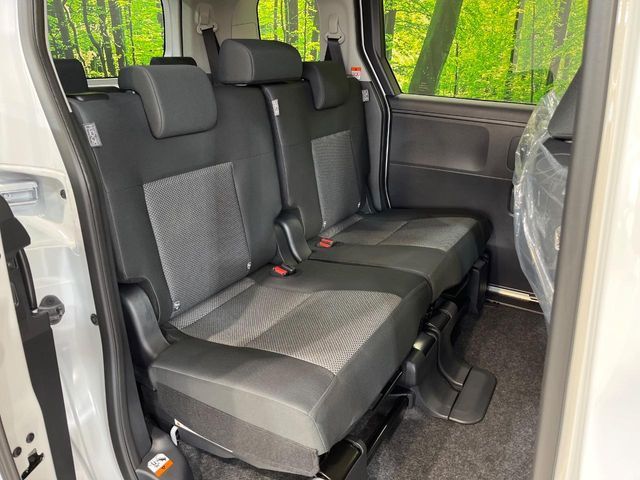 TOYOTA SIENTA HYBRID 2025