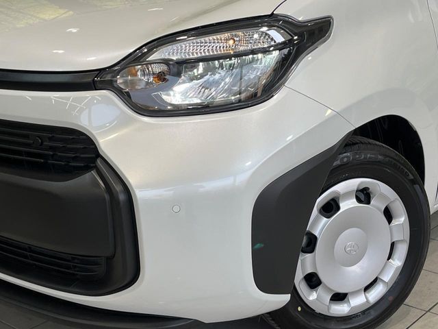 TOYOTA SIENTA HYBRID 2025