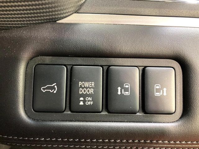 MITSUBISHI DELICA D:5 4WD 2023