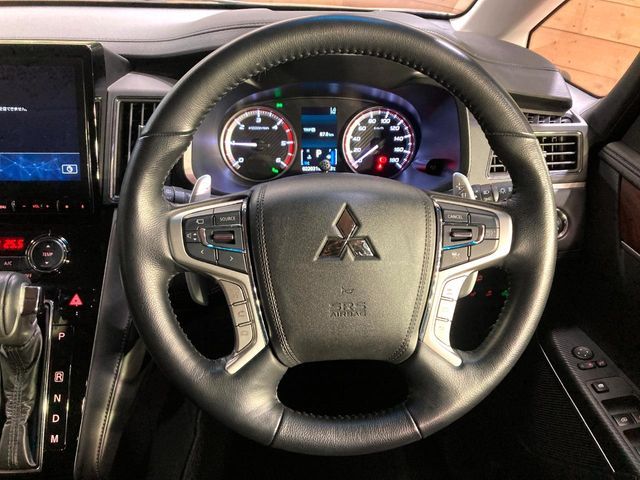 MITSUBISHI DELICA D:5 4WD 2023