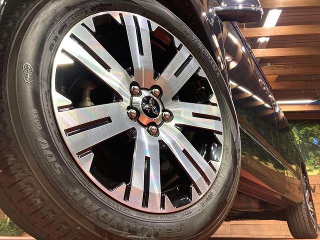 MITSUBISHI DELICA D:5 4WD 2023