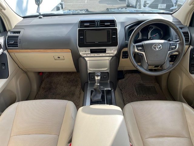 TOYOTA LANDCRUISER PRADO 2018