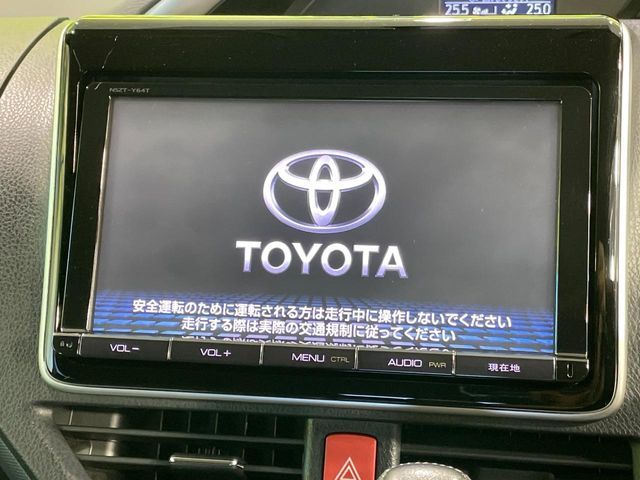 TOYOTA VOXY 2015