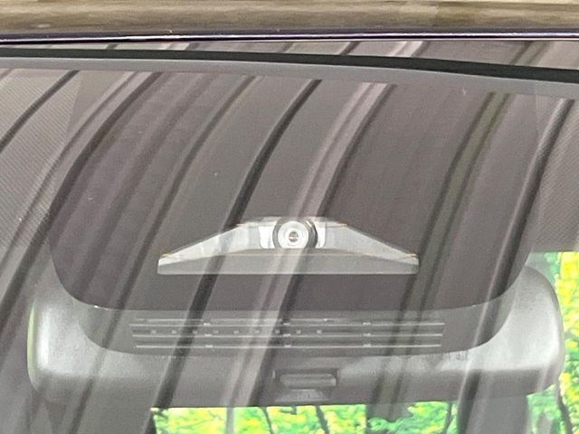 TOYOTA VOXY HYBRID 2022