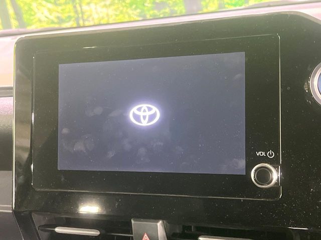 TOYOTA VOXY HYBRID 2022