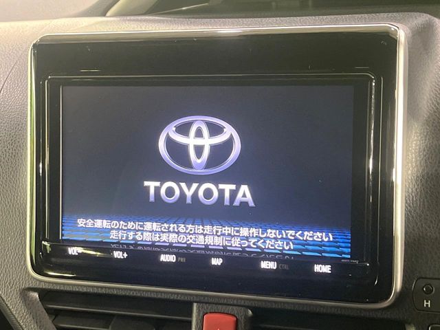 TOYOTA VOXY 2021