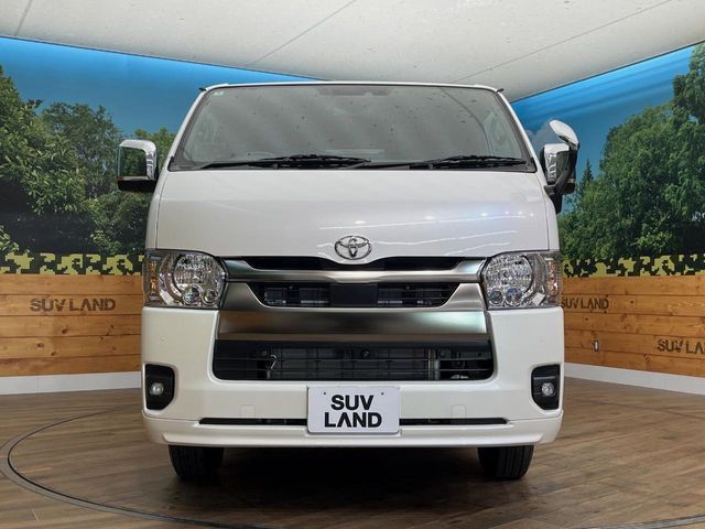 TOYOTA HIACE van 4WD 2025