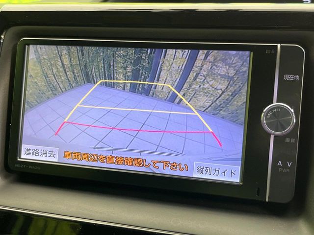 TOYOTA VOXY HYBRID 2014