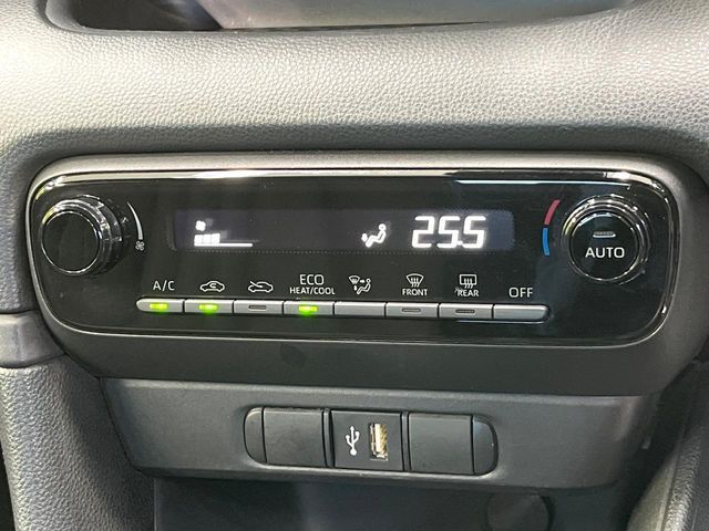 TOYOTA YARIS HYBRID 2022