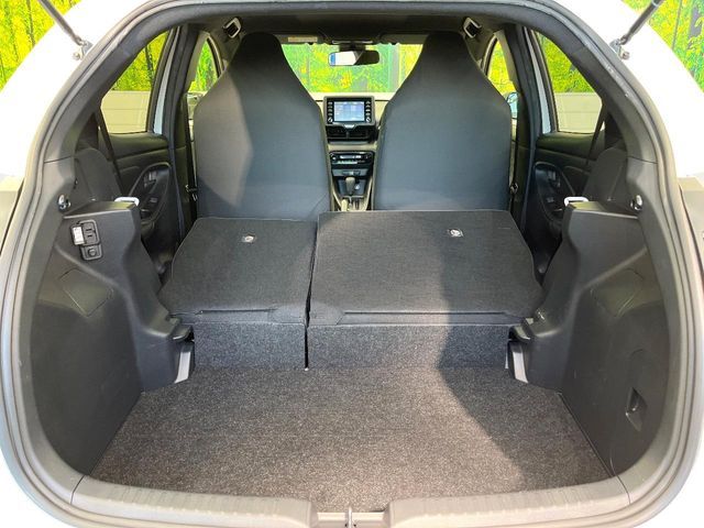 TOYOTA YARIS HYBRID 2022