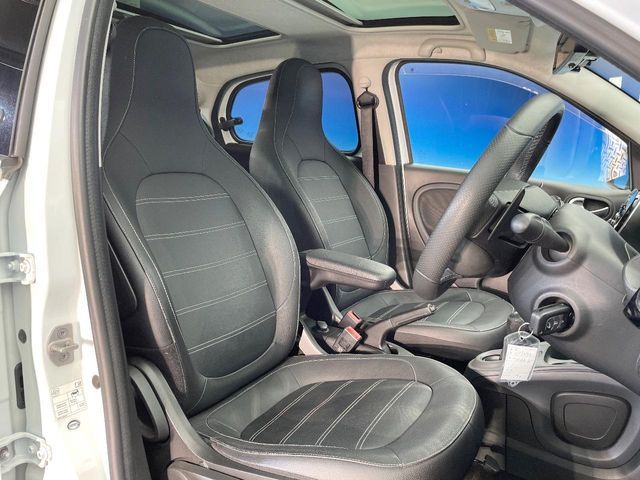 MCC SMART FORFOUR 2017