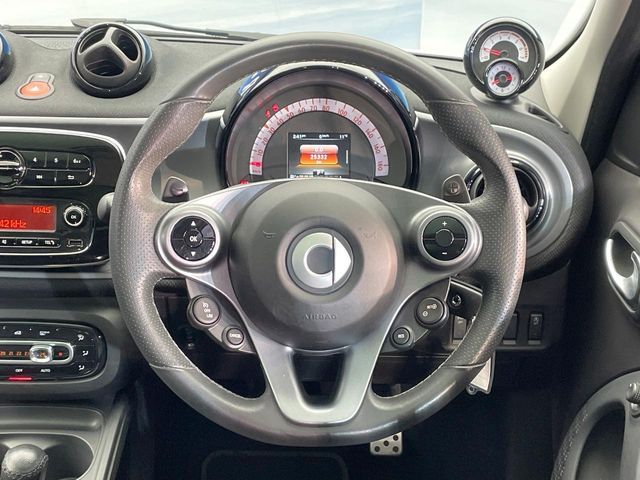 MCC SMART FORFOUR 2017