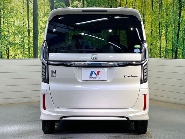 HONDA N BOX CUSTOM 2018