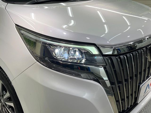 TOYOTA ESQUIRE 2019